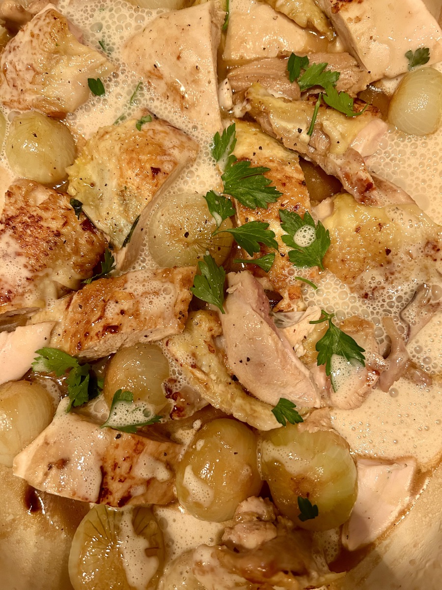 Volaille rôtie et pommes grenailles